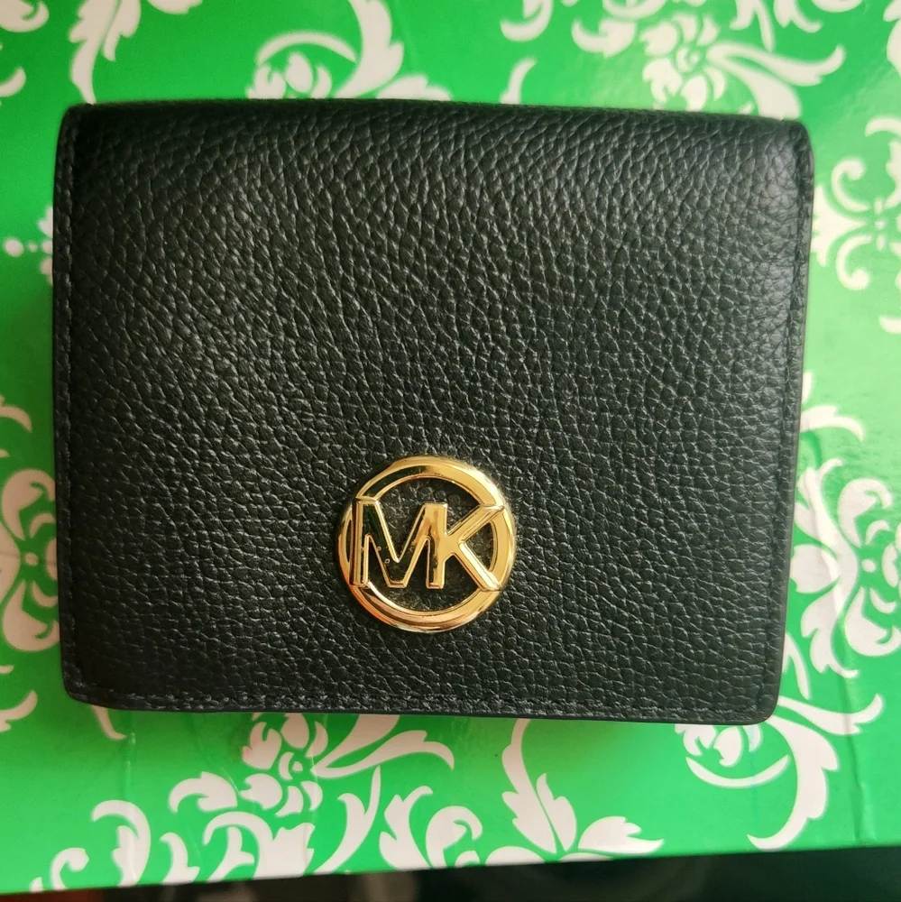 Michael Kors Fulton Leather Bifold Wallet EUC - Picture 1 of 13